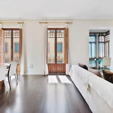 Bennecke Bailen Apartment